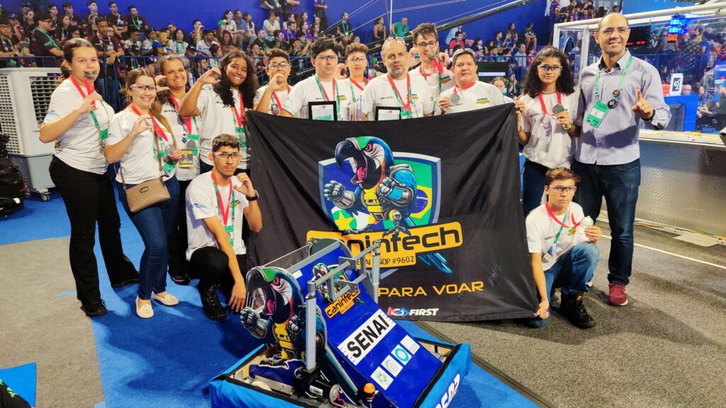 Equipe Canintech conquistou o passaporte para Houston (EUA) ao vencer torneio de robótica em Brasília  - Foto por: Assessoria